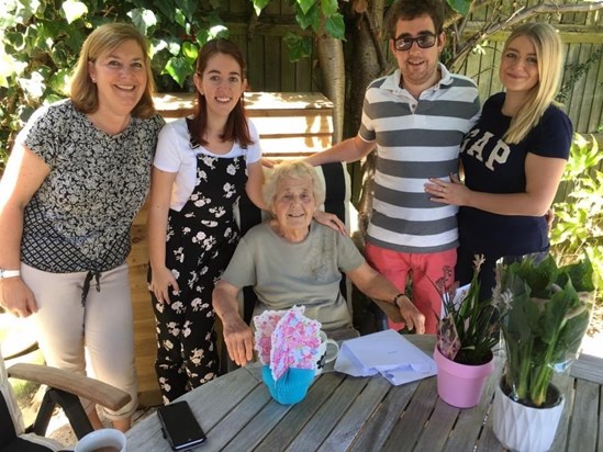 Mum's 89th Birthday with Kate, Zoë, Josh and Amy