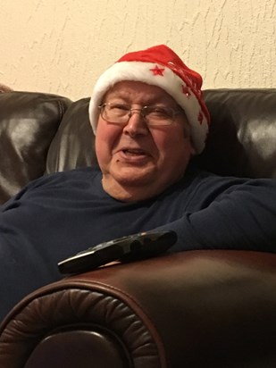 Dad in his Christmas hat 🎅 