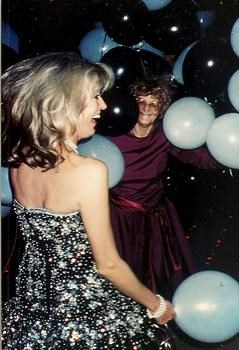 Beautiful dress outshines balloons-1988