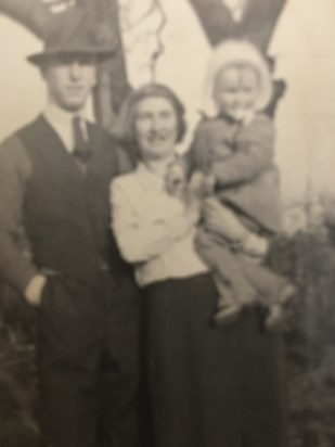 Jean with her mum and dad