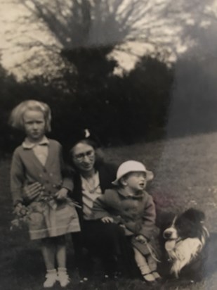 The war years in Tewksbury with jean David Jenny the dog and Winnie their mum