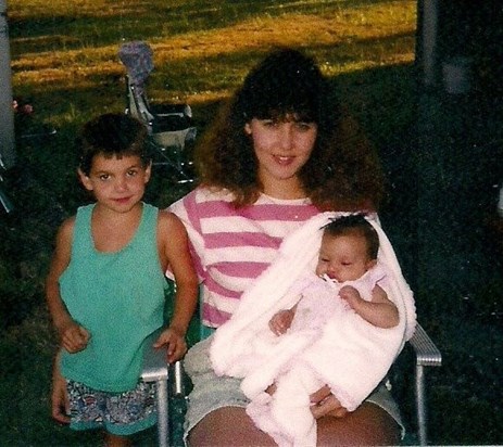 Robyn, Kyle, and newborn Kelley - Aug 1990