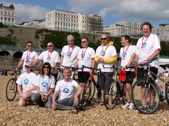 LT London to Brighton Cycle 2010 - 5 : Riders plus support!