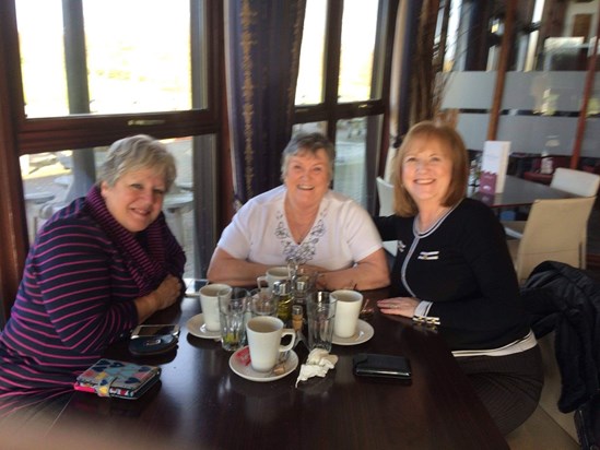 Three of the Curvy Girls meeting to discuss what gym to join or perhaps coffee and cake?