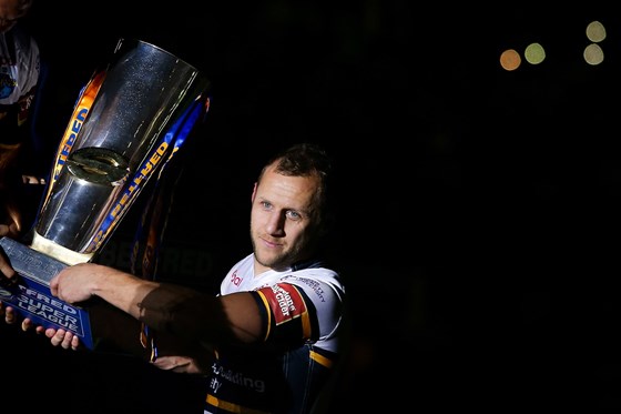 Rob Burrow with cup1
