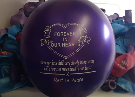 sending you a special balloon, filled with love and kisses and a big hug. love always, mal xxx