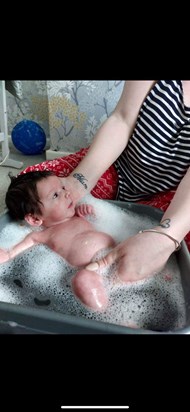 Enjoying her bath 🛁