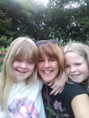 Deb's beautiful girls growing up,  age 9 and 15 now,  spending time with Aunty Jane ❤