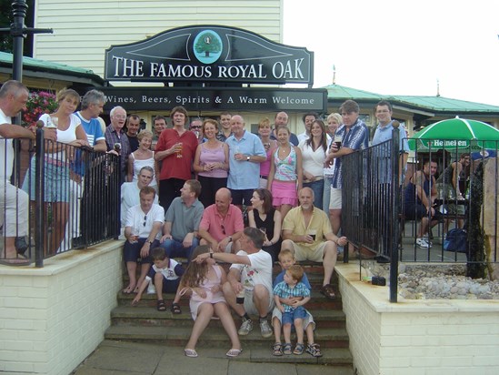 The Royal Oak turns out to say farewell.