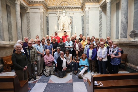Rome pilgrimage 2018, Group photo with Mary and David