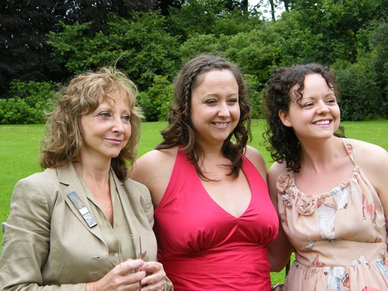 Marie's Wedding: Rosarinho, Marie, Angela
