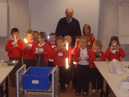 Nov 2004 - Thorn Visit - Wearhead School