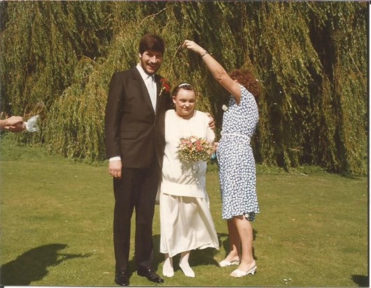 Wedding day under the willow tree