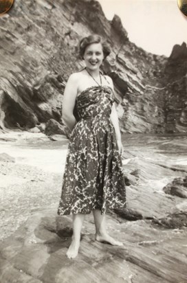 Norma beach dress early 1950s