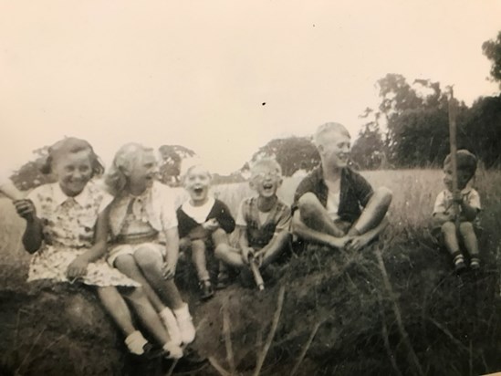 Making us laugh from a very early age, brother Barry, cousins Heather & Tom 2264F8D9 37FB 4E01 88D5 F1A49C55A651