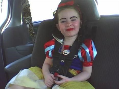 your sis Abby dressed up as snow white