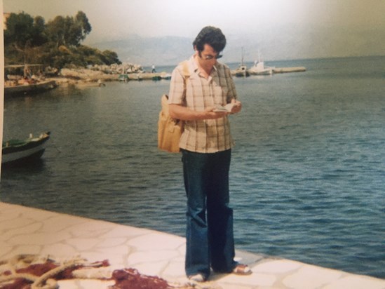 Tablecloth Shirt with Flairs / Sandals and socks including very large Man Bag