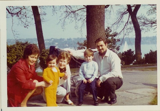 A stroll by Lake Geneva with Chris, Nichola and the Ball family (Chris, Allen, David and Cheryl)