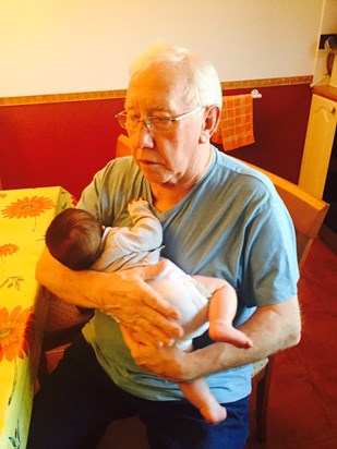 Meeting his new Great Grandson Charlie for the first time at 5 weeks old 