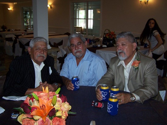 Juan, Roger, & Eddie 3 Bros w/beer