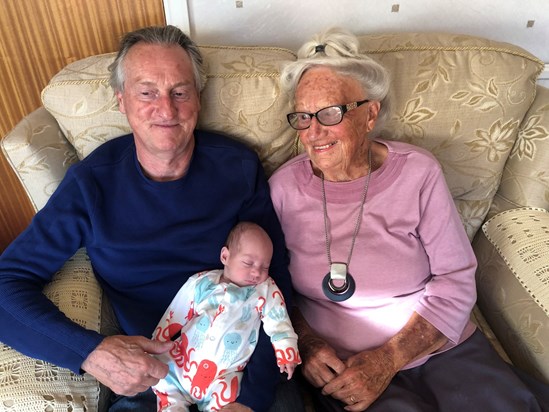 Meeting Alexander (Great Grandchild number 5!) with a proud new Grandad - October 2023