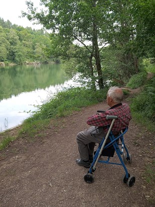 Relaxing at Cannop Ponds, Forest of Dean, June 2022