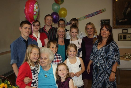 Ivy 90th Birthday, Grandchildren and Great Grandchildren