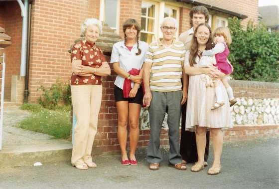 Scan  Roger Janet & Susan 14.7.1982 at Littlehampton with Roger's mum & dad, and Pat, cousin John's wife after they had cycled from Dorset