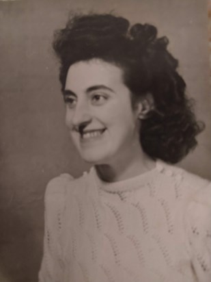 mum as a young girl