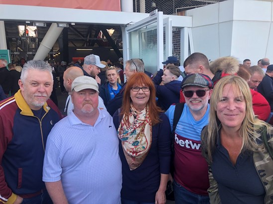 C468F651 46B9 48A2 B1D3 C5538B3FB5FB Nigel, Rob and dear Robbie at his last game ❤️