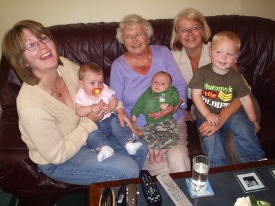 Mum  + Daughters with Great Grandchildren