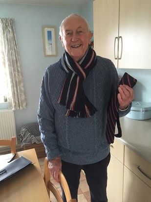 Mervyn loved a scarf and tie combo!