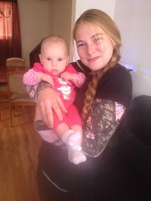 Shania and her new baby neice Kylie