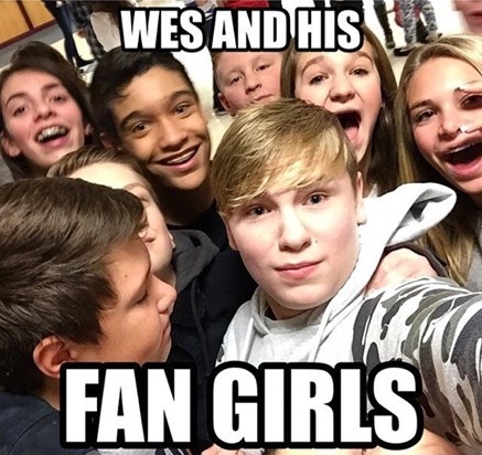 Wes and his fan girls ??