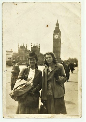 Mum with her sister (2)